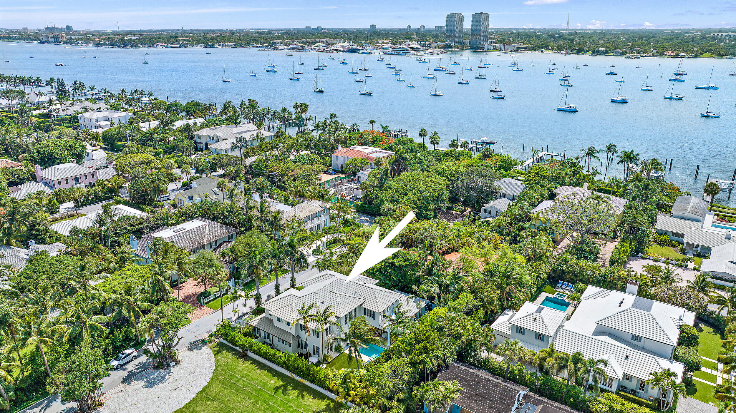 EL ENCANTO - Residential