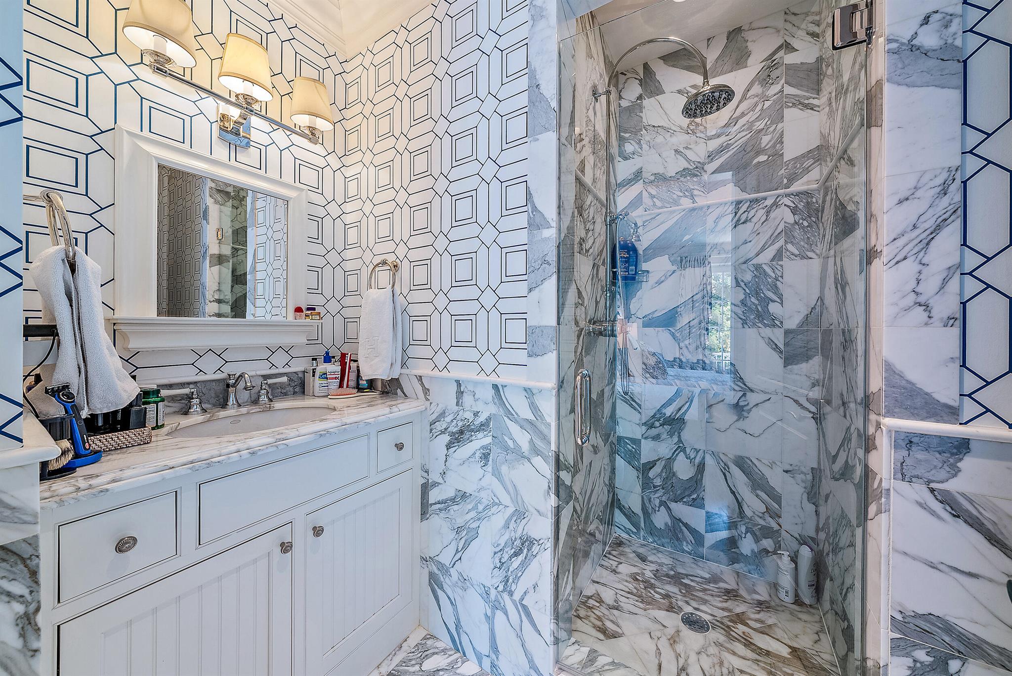 EL ENCANTO - Residential