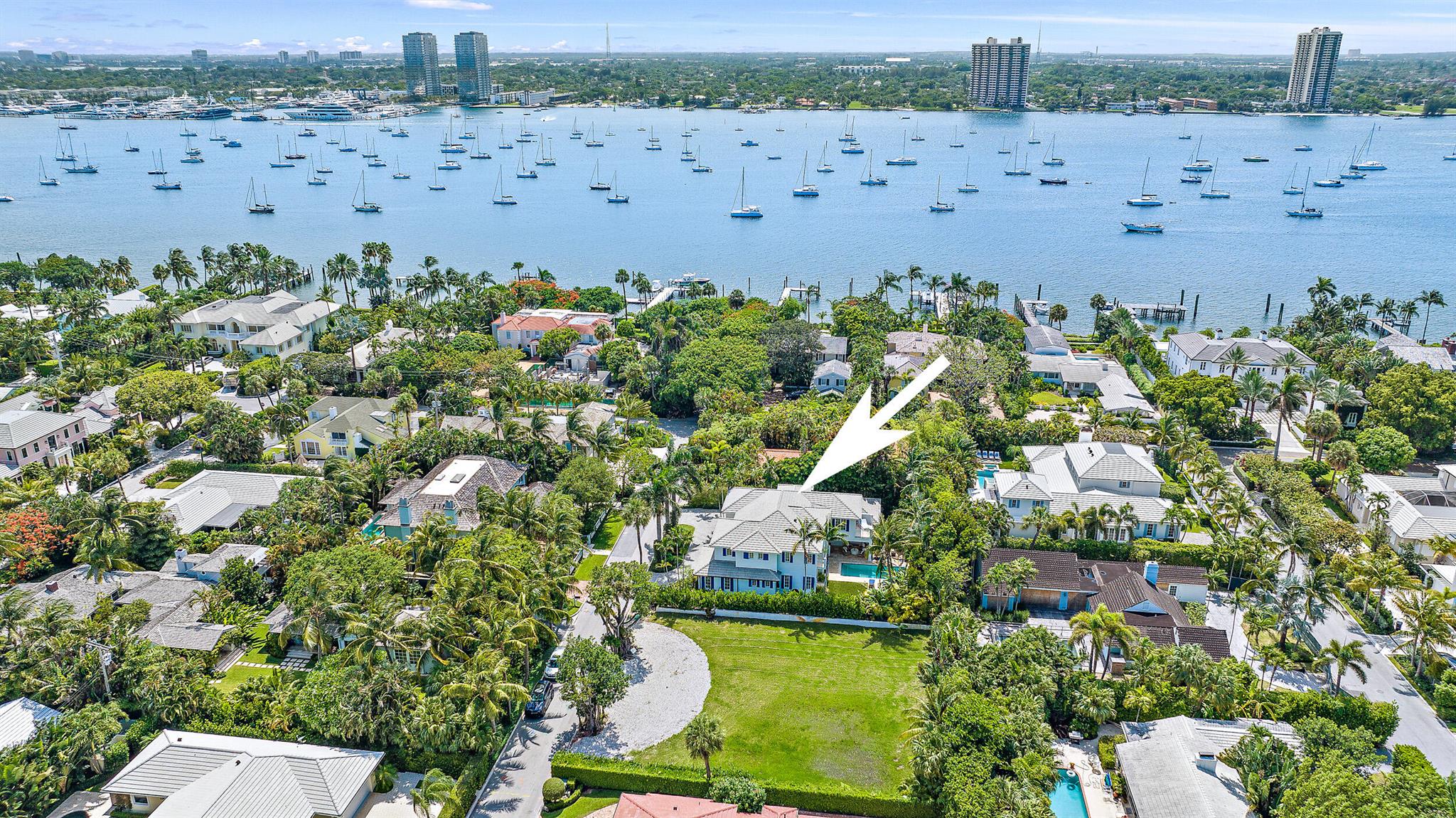 EL ENCANTO - Residential