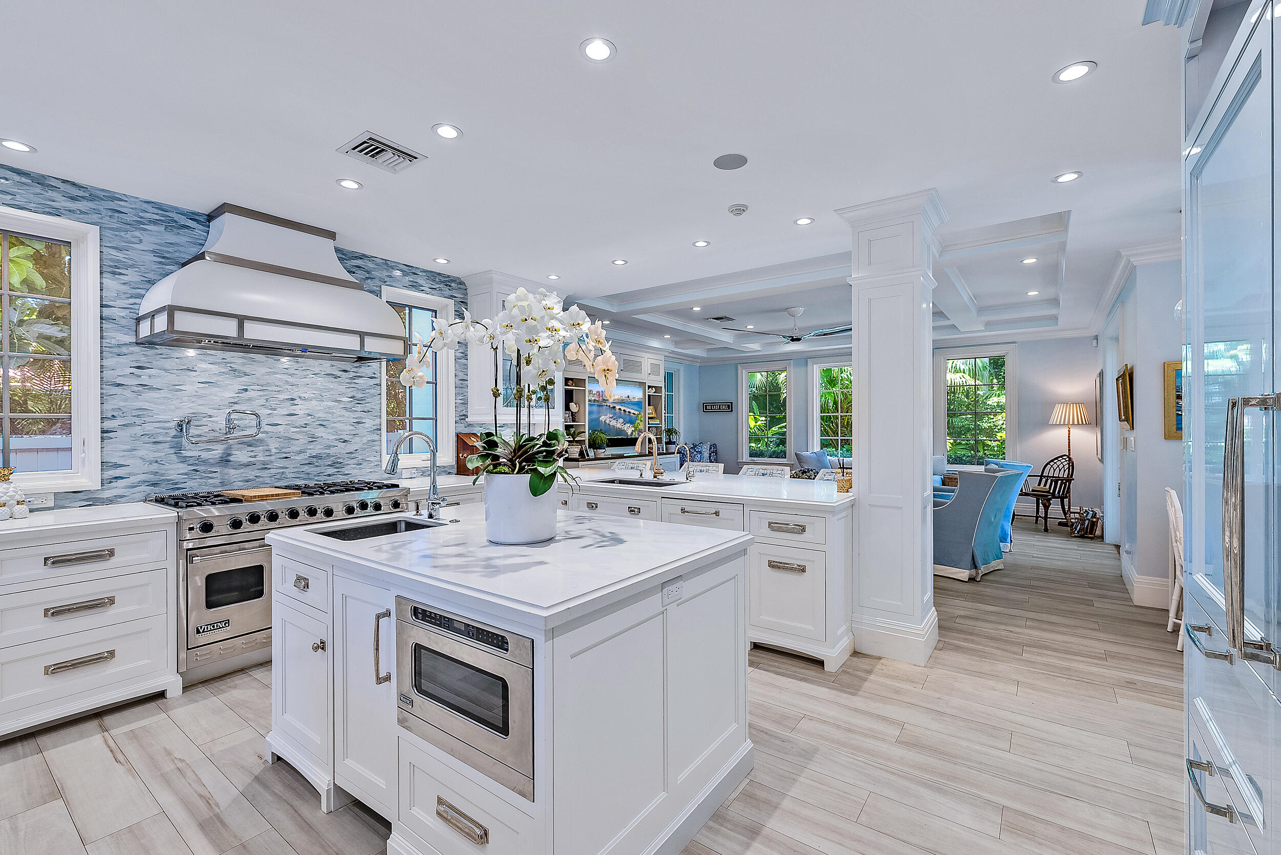 EL ENCANTO - Residential