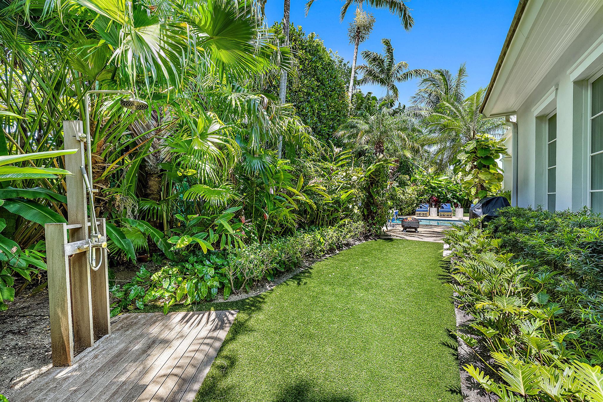 EL ENCANTO - Residential