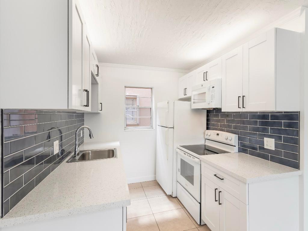 BOCA TOWNE CENTRE CONDO - Residential