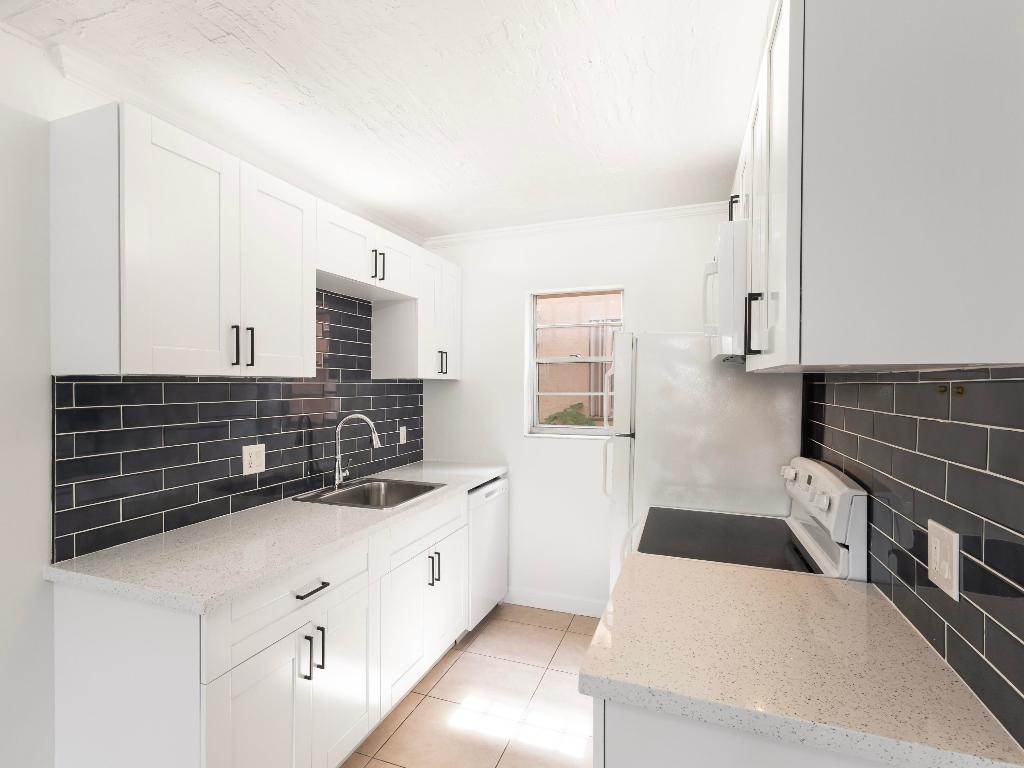 BOCA TOWNE CENTRE CONDO - Residential