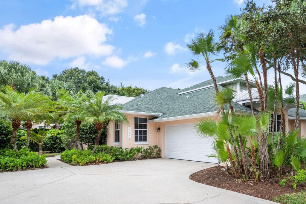Photo of 1639 Baseline Lane #1639, Vero Beach, FL 32967 (MLS # F10556651)