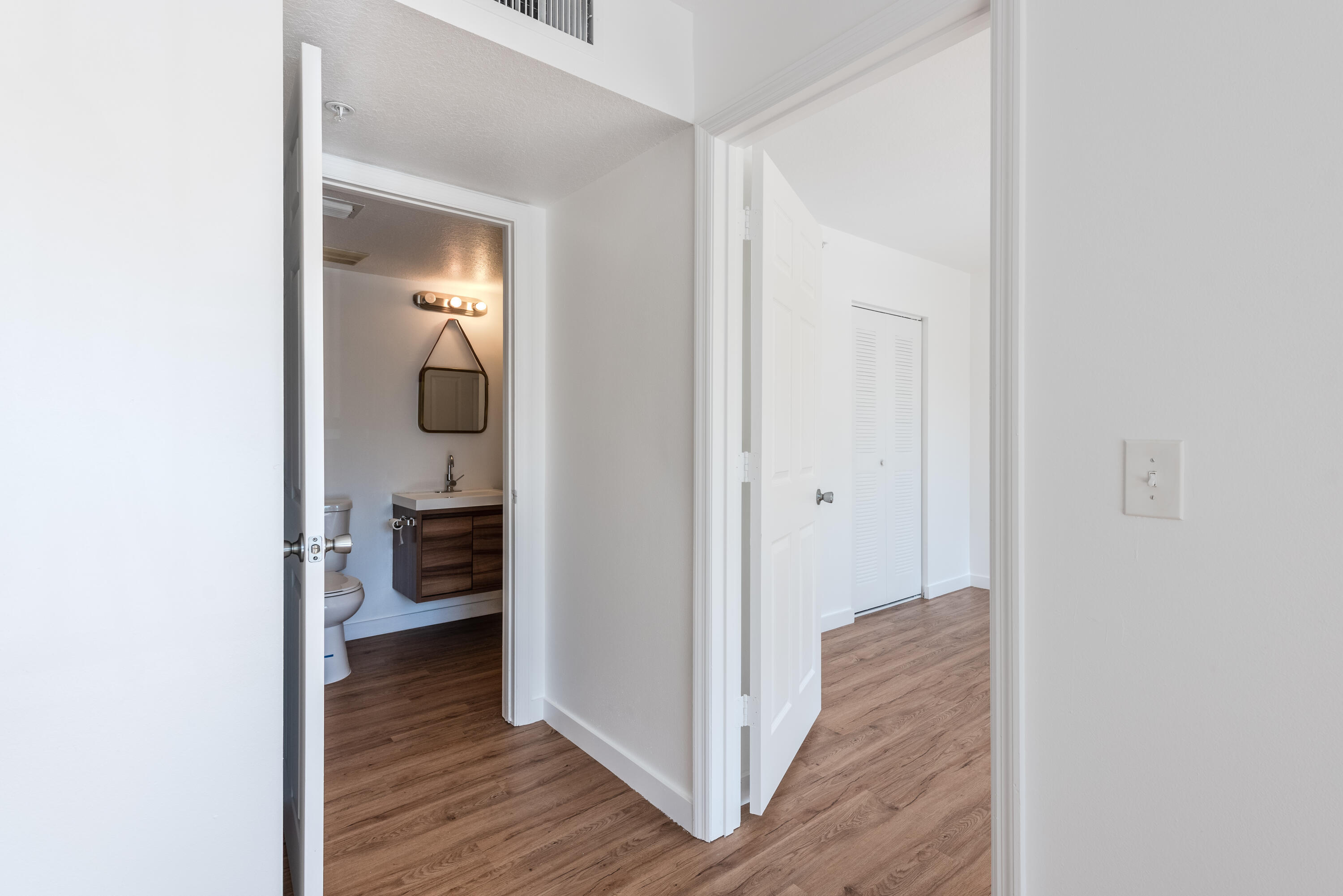 EMERALD ISLE AT LAGUNA LAKES CONDO - Residential Lease