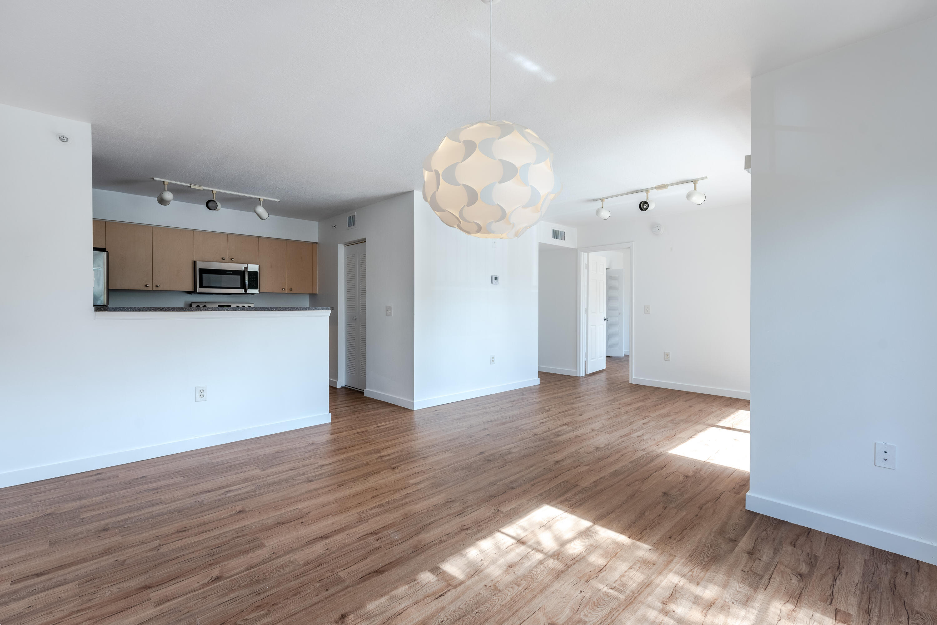 EMERALD ISLE AT LAGUNA LAKES CONDO - Residential Lease