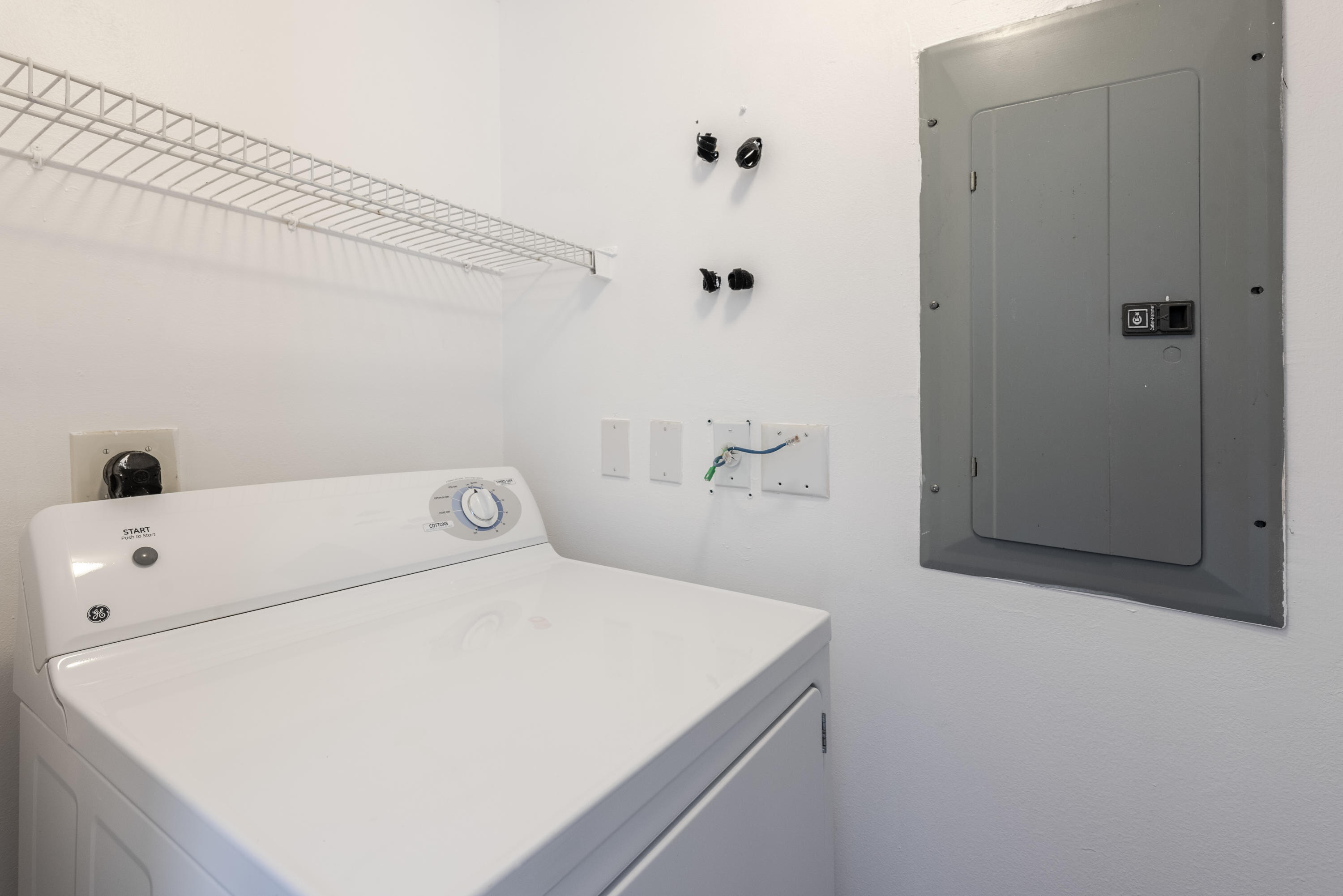 EMERALD ISLE AT LAGUNA LAKES CONDO - Residential Lease