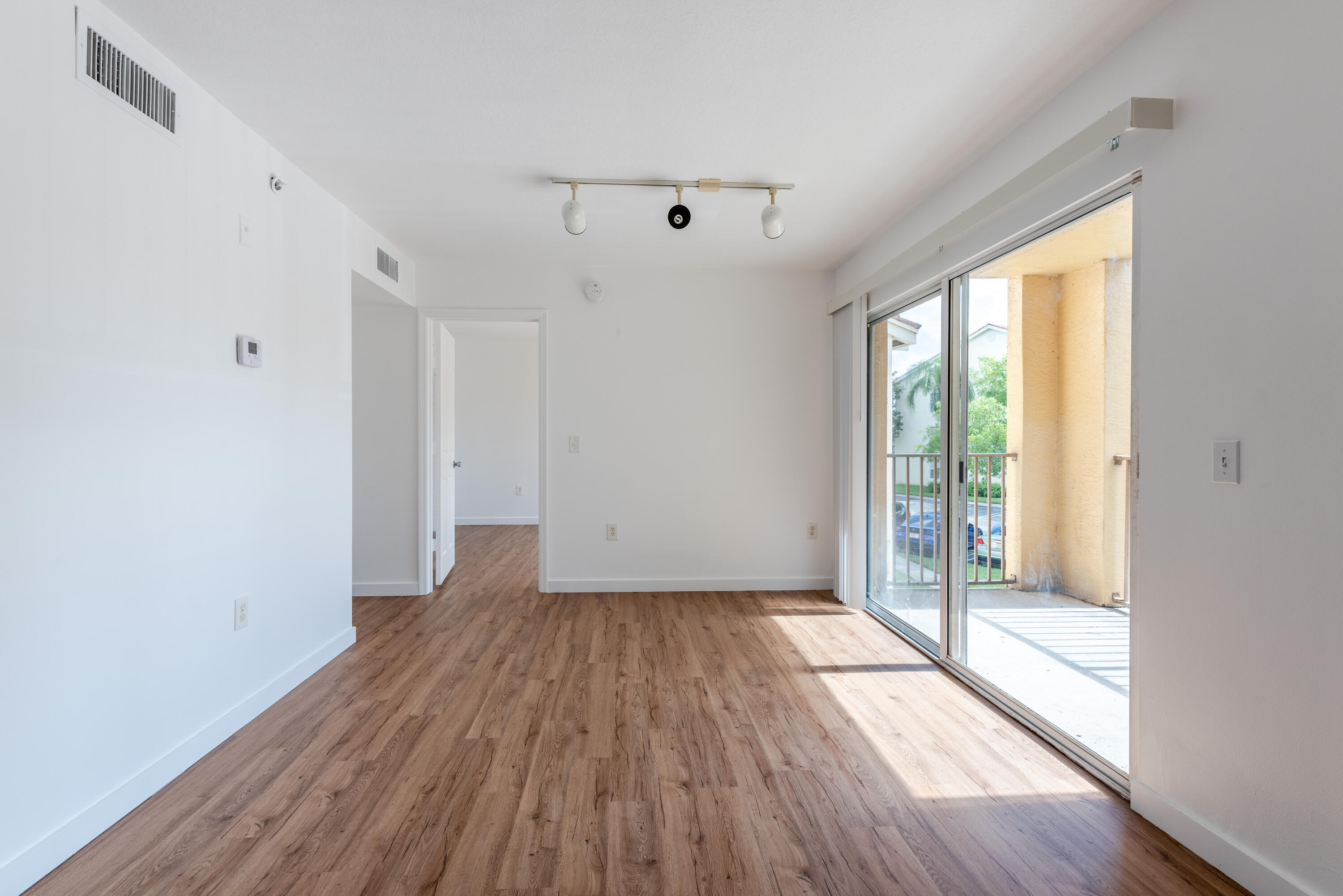 EMERALD ISLE AT LAGUNA LAKES CONDO - Residential Lease