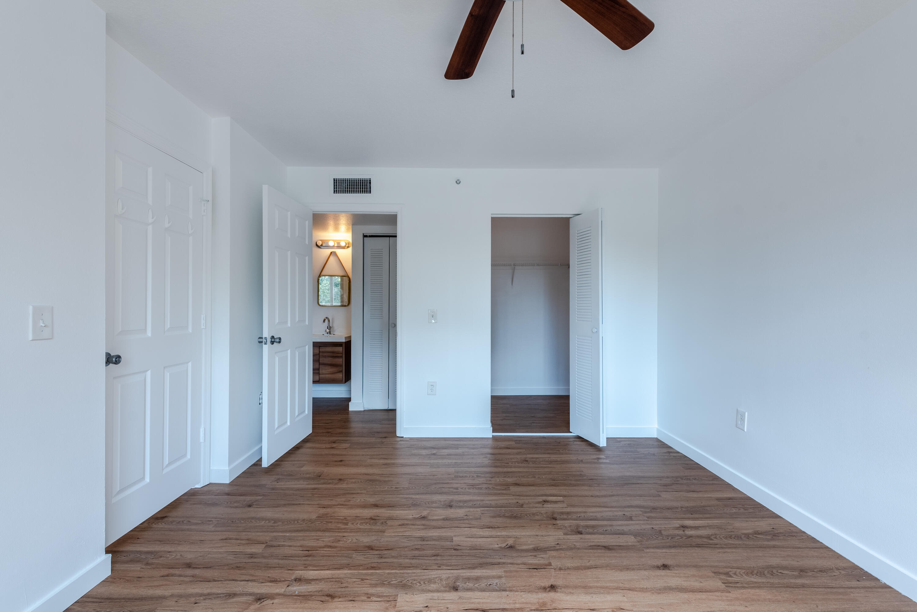 EMERALD ISLE AT LAGUNA LAKES CONDO - Residential Lease