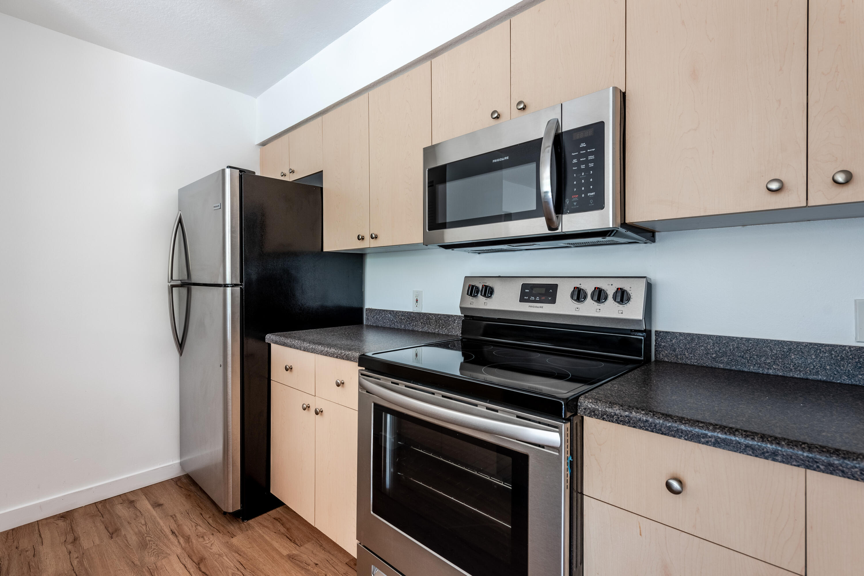 EMERALD ISLE AT LAGUNA LAKES CONDO - Residential Lease