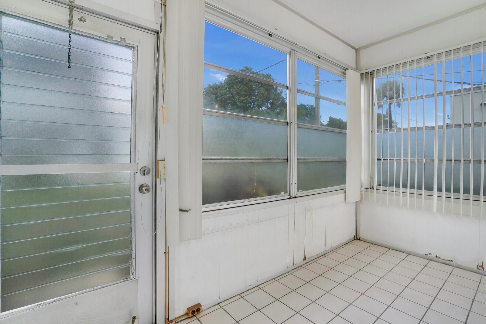 MURRY HILLS APT BLDG CONDO - Residential