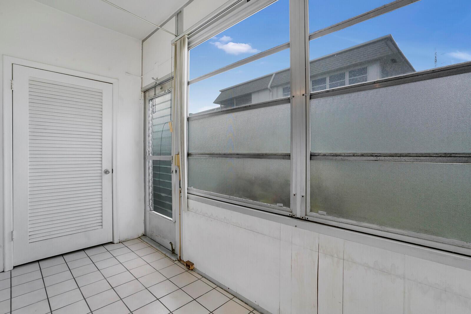 MURRY HILLS APT BLDG CONDO - Residential