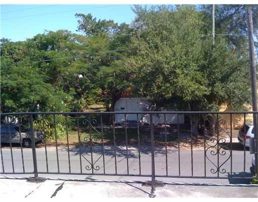 TOWN OF MODELO (DANIA) B-49 - Residential Lease