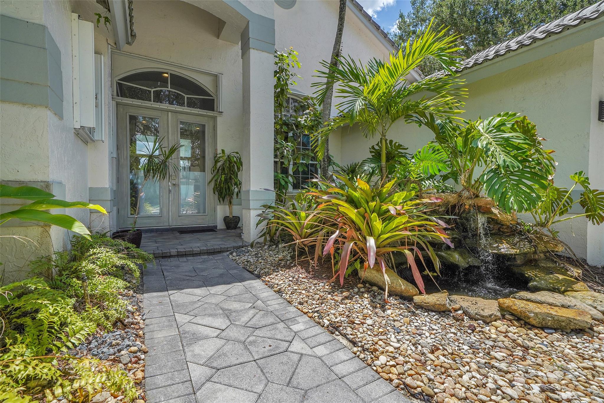 3039 Lakewood Dr