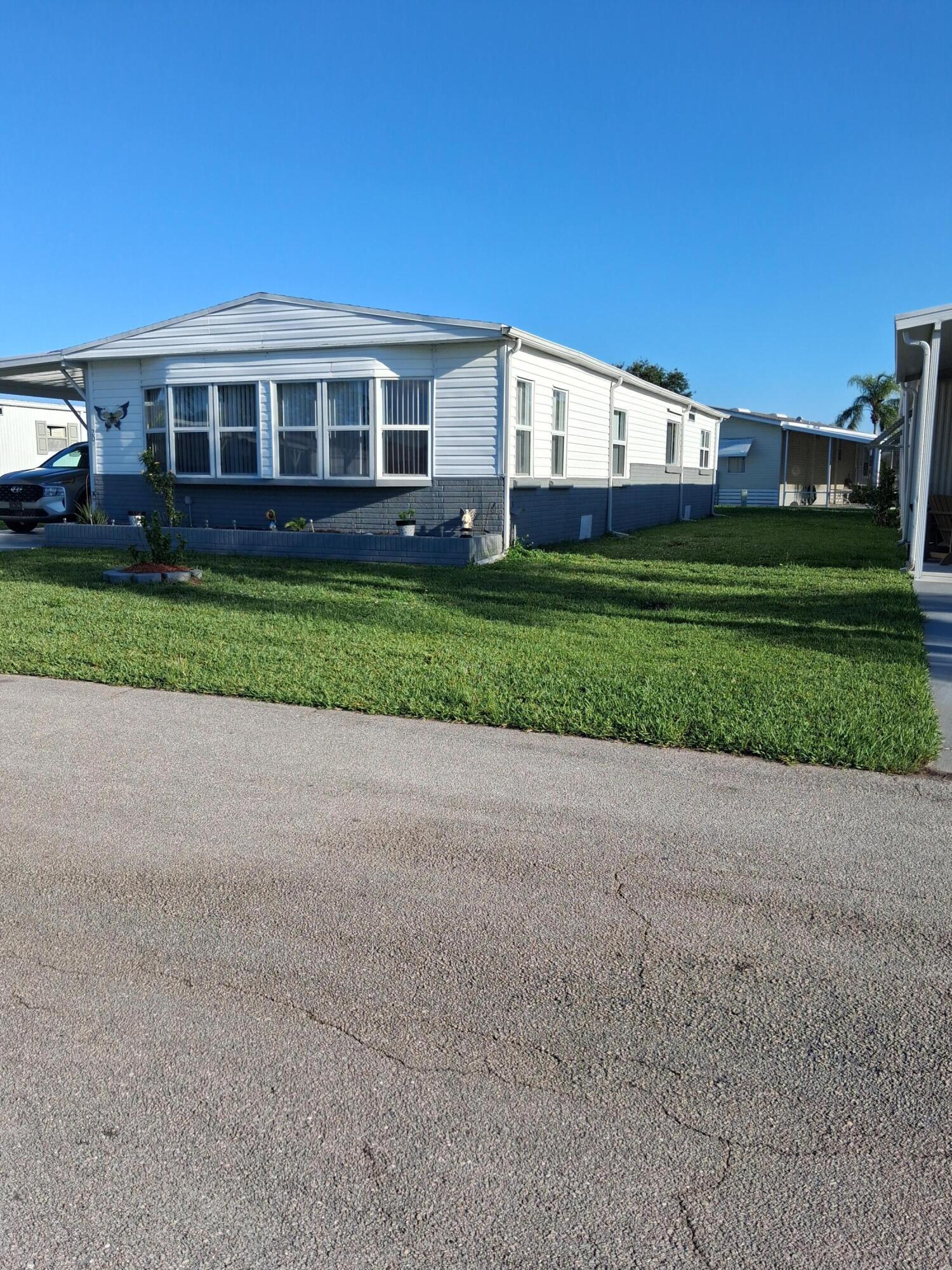 SPANISH LAKES - Residential