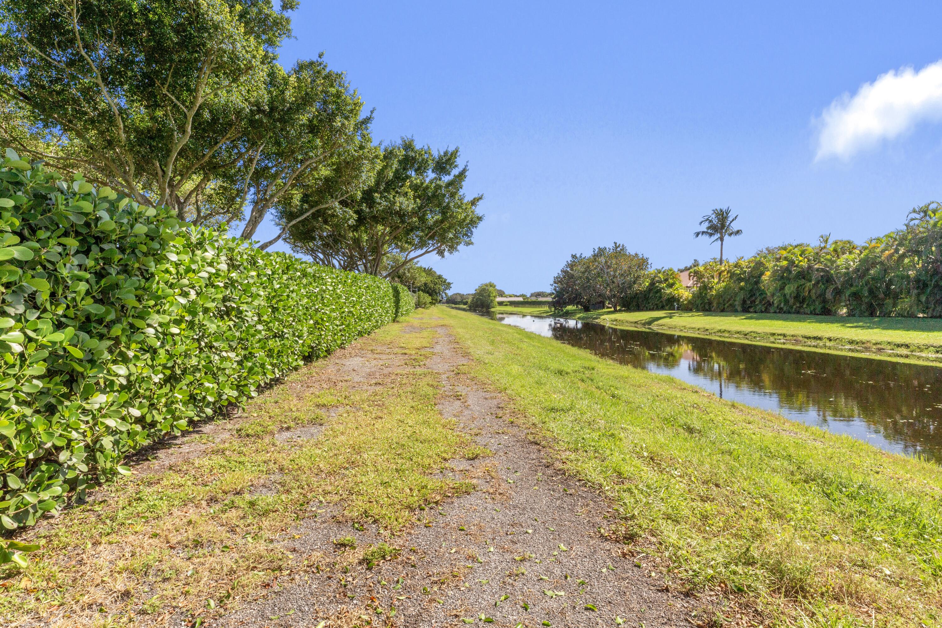 PADDOCK PARK 2 OF WELLINGTON - Residential