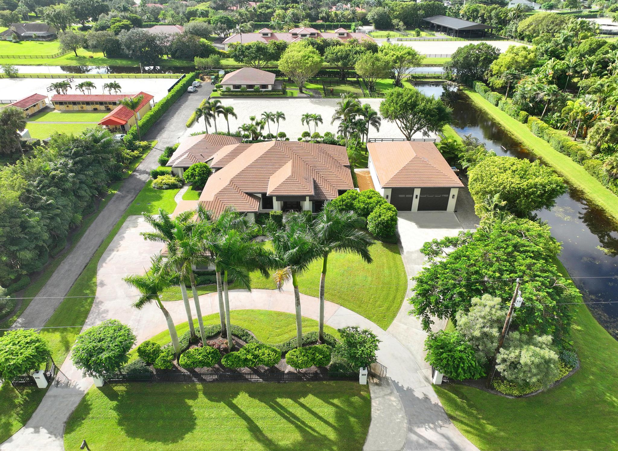 PADDOCK PARK 2 OF WELLING - Residential