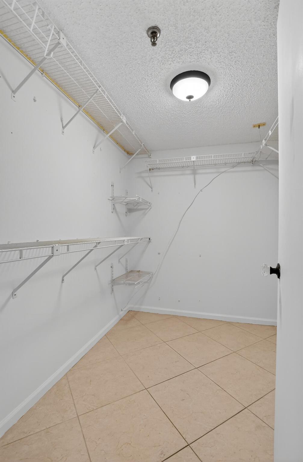 PINES OF BOCA BARWOOD CON - Residential