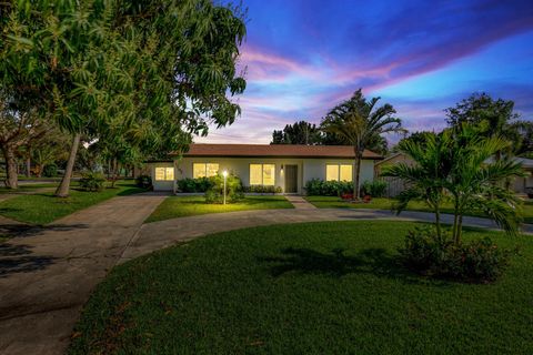 A home in Lake Worth