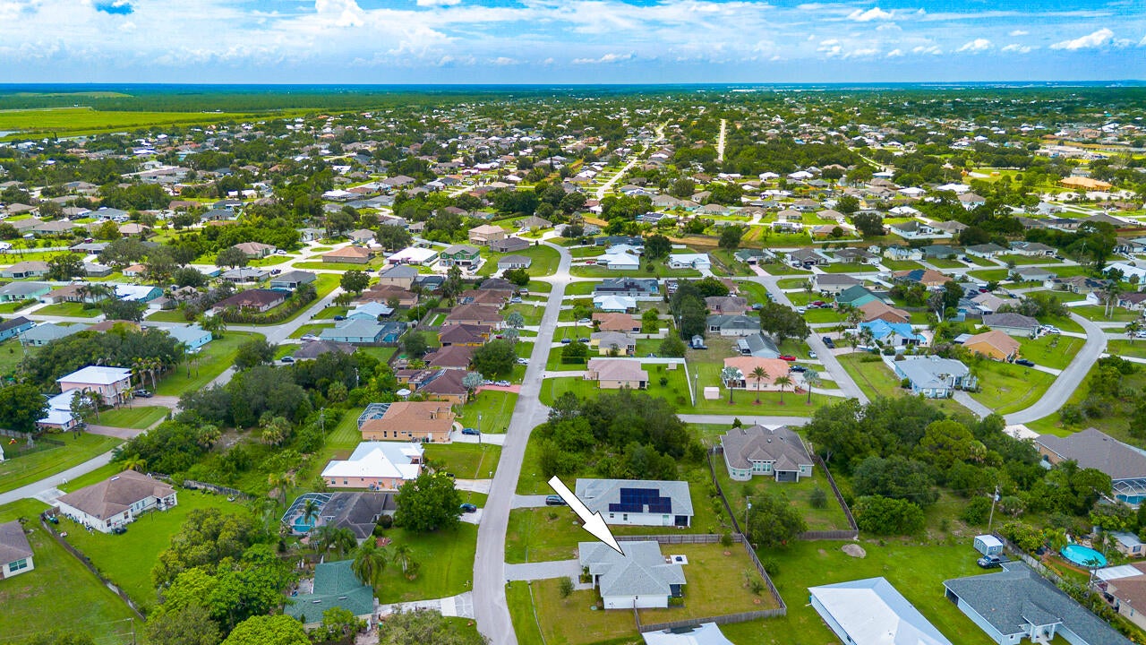 275 SW ELDERBERRY Drive