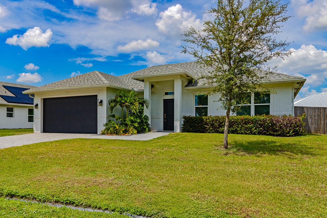 275 SW ELDERBERRY Drive