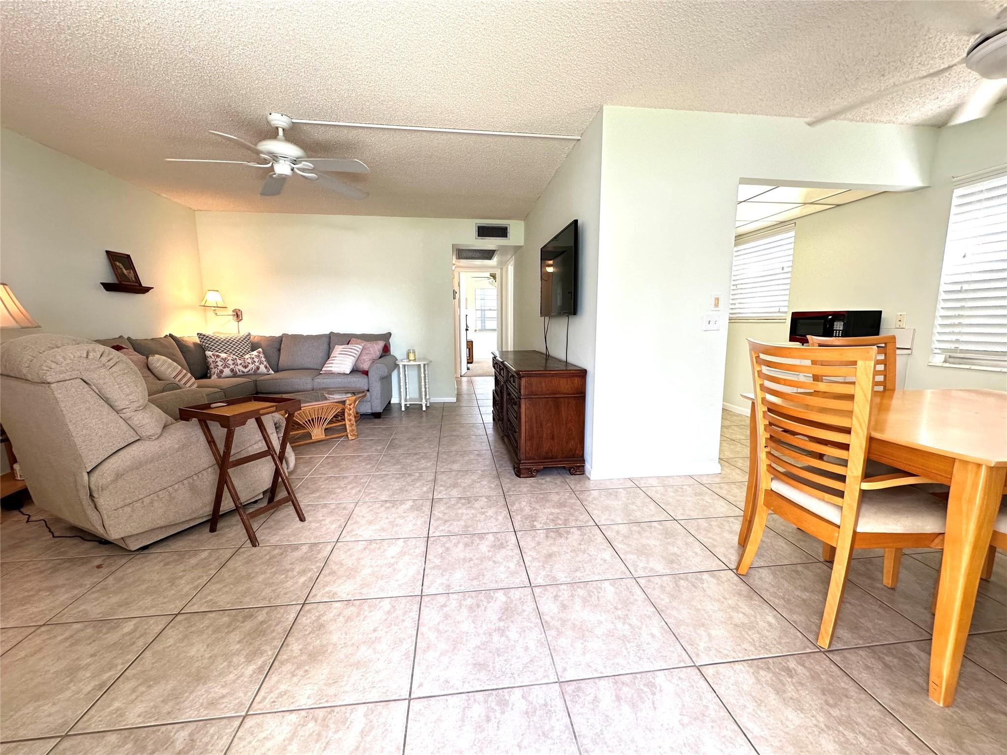 289 Markham N 289