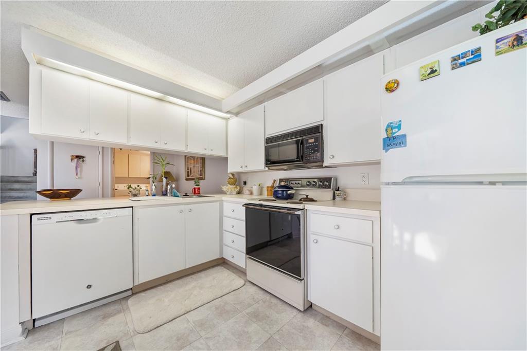 WELLESLEY AT LAKE CLARKE - Residential