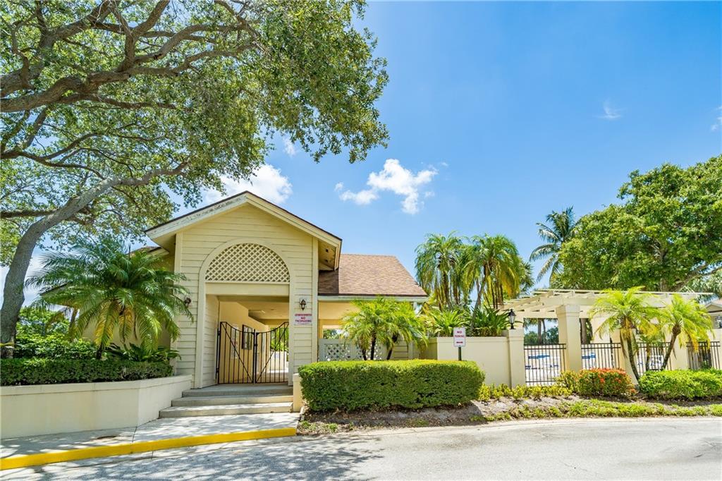 WELLESLEY AT LAKE CLARKE - Residential