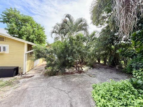 A home in Lake Worth Beach