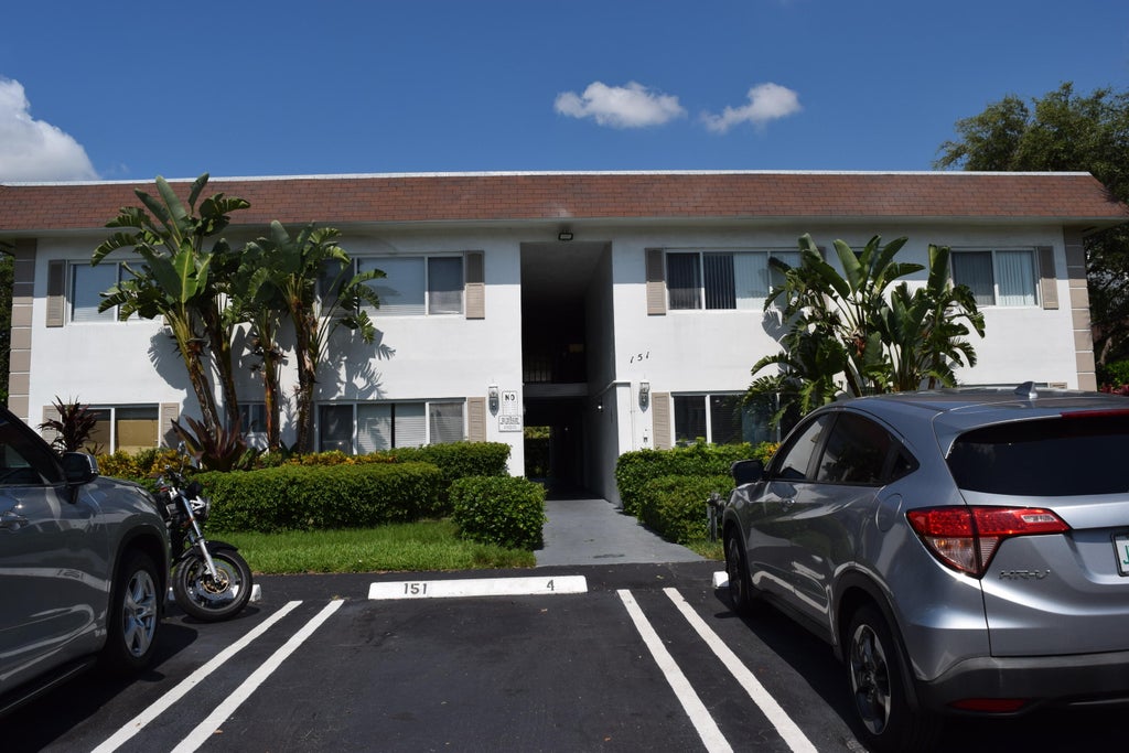 Photo of 151 SE 6th Avenue #Apt 14, Pompano Beach, FL 33060 (MLS # B26044676)