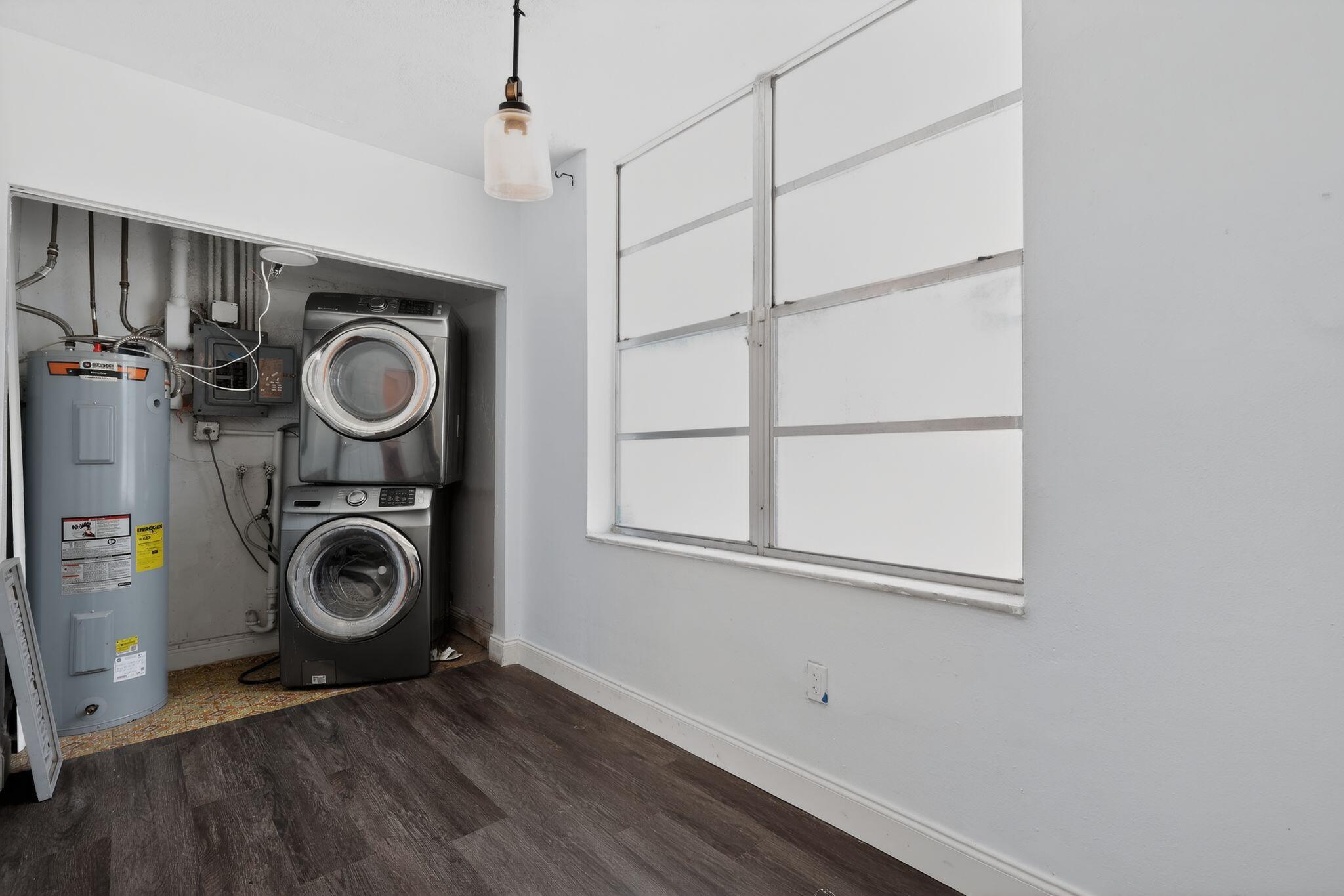 THE ARBOUR TOWNHOUSE SEC 3 CONDO - Residential