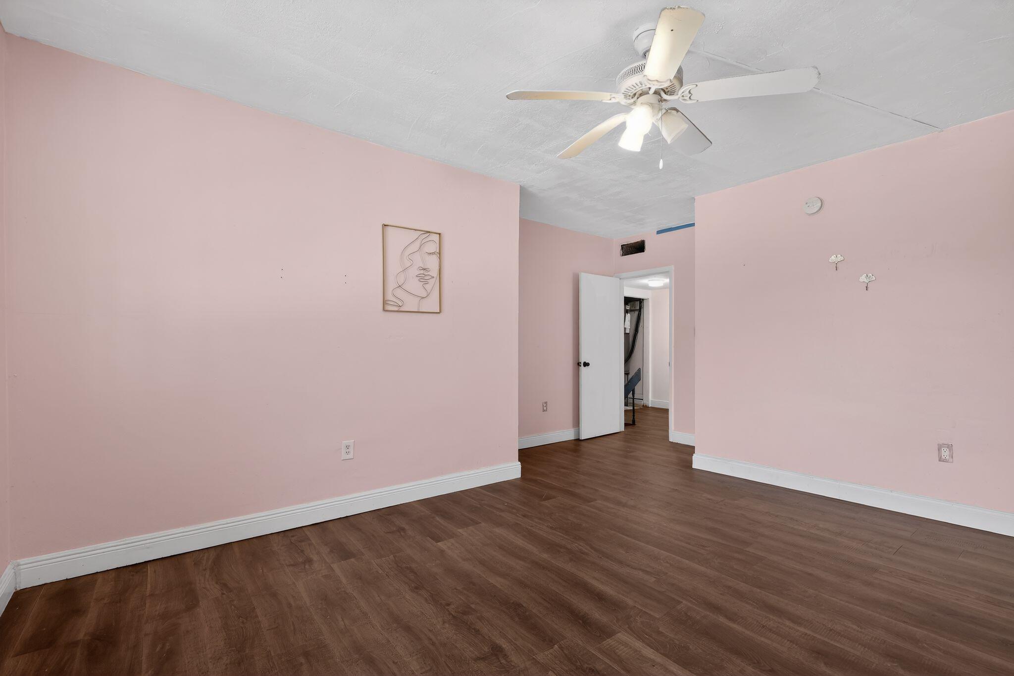 THE ARBOUR TOWNHOUSE SEC 3 CONDO - Residential
