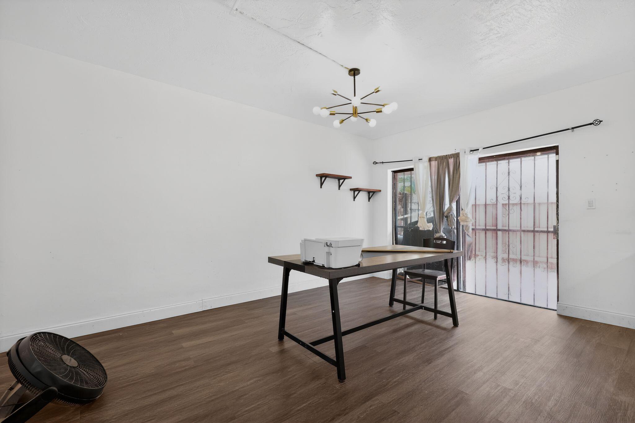 THE ARBOUR TOWNHOUSE SEC 3 CONDO - Residential