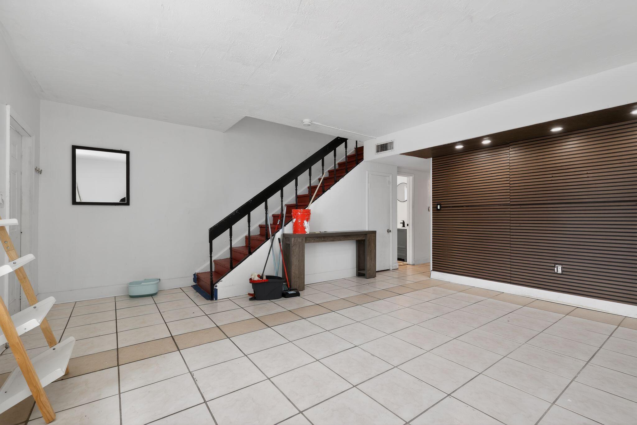 THE ARBOUR TOWNHOUSE SEC 3 CONDO - Residential