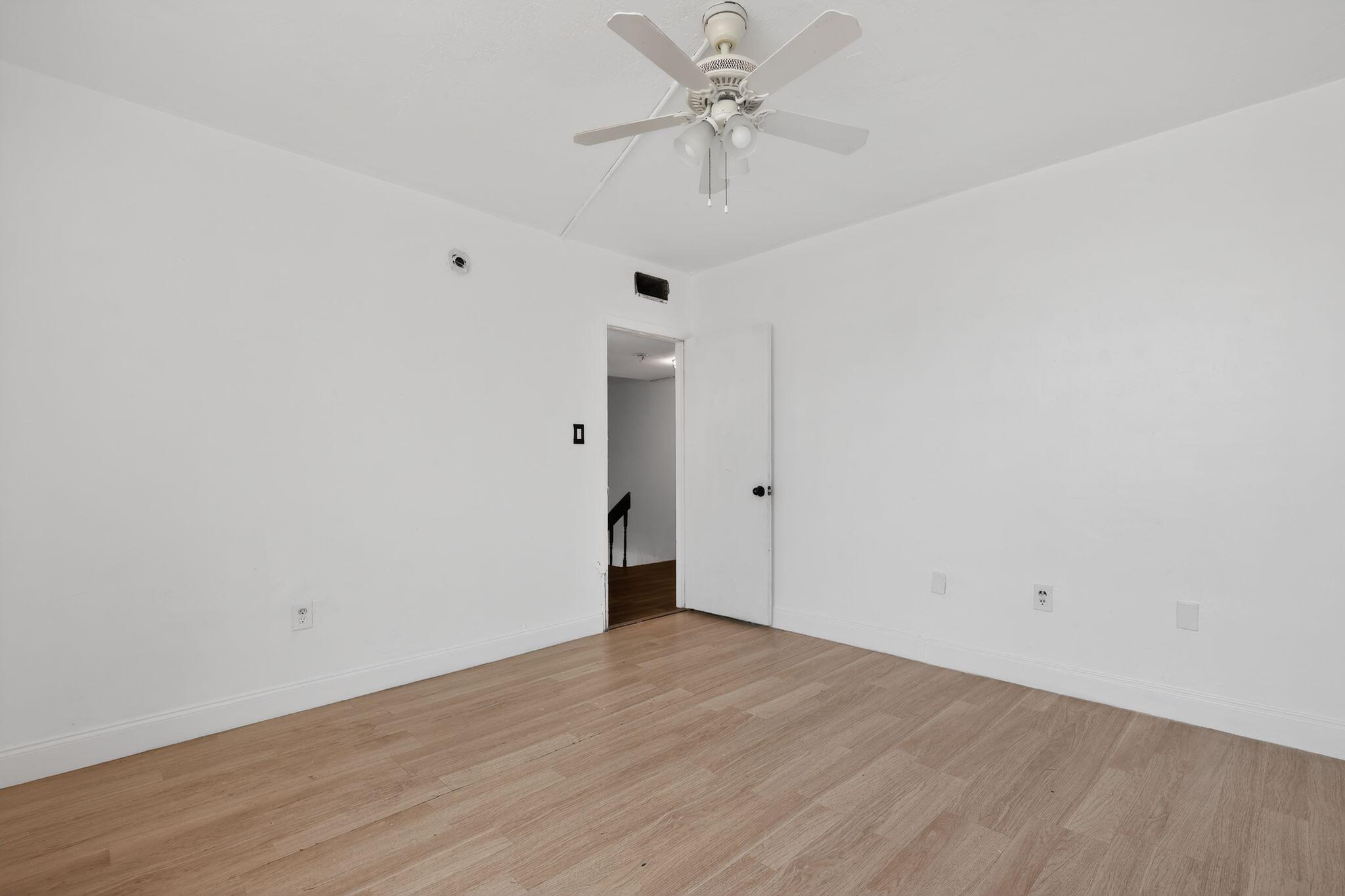 THE ARBOUR TOWNHOUSE SEC 3 CONDO - Residential