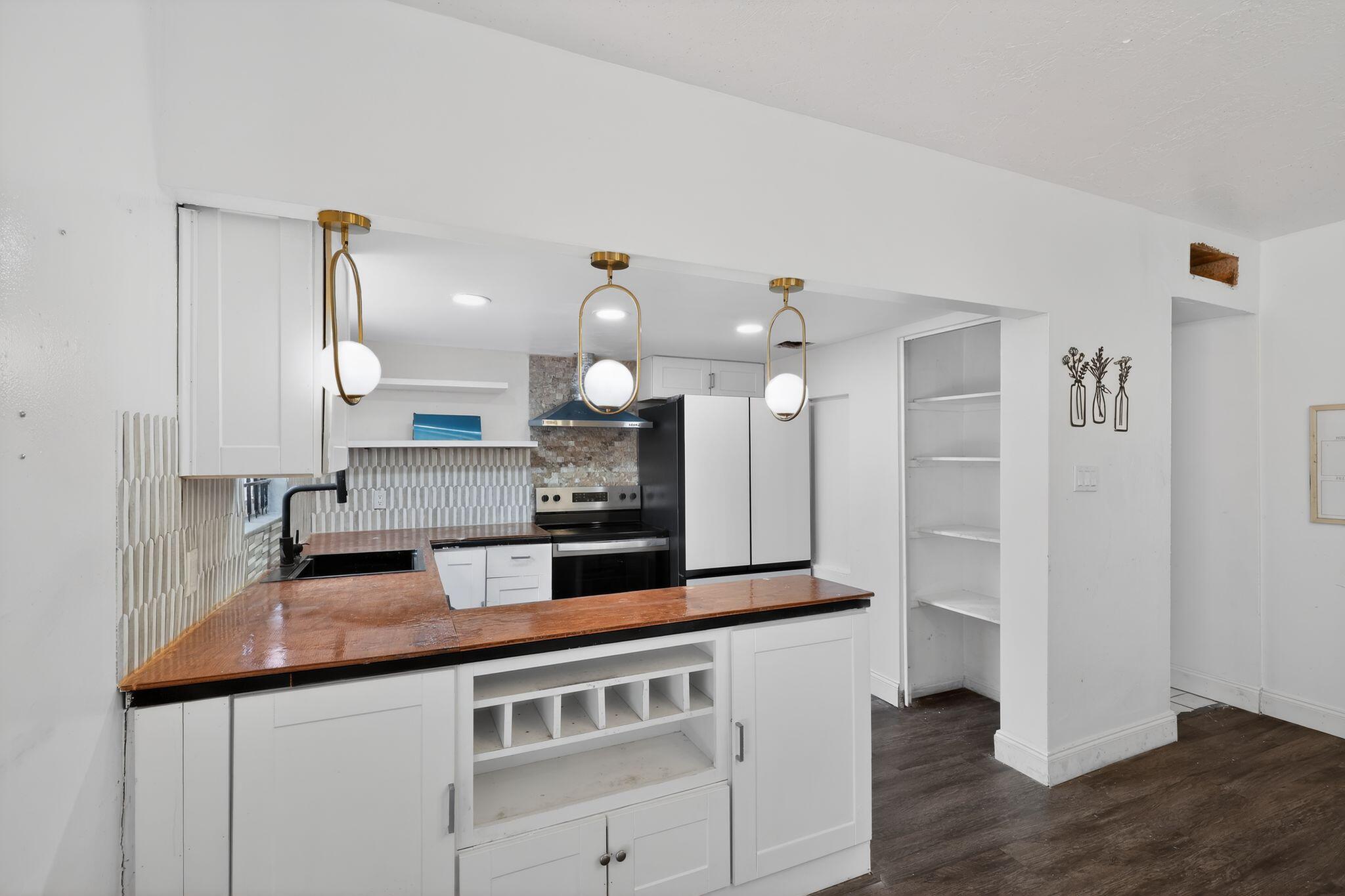 THE ARBOUR TOWNHOUSE SEC 3 CONDO - Residential