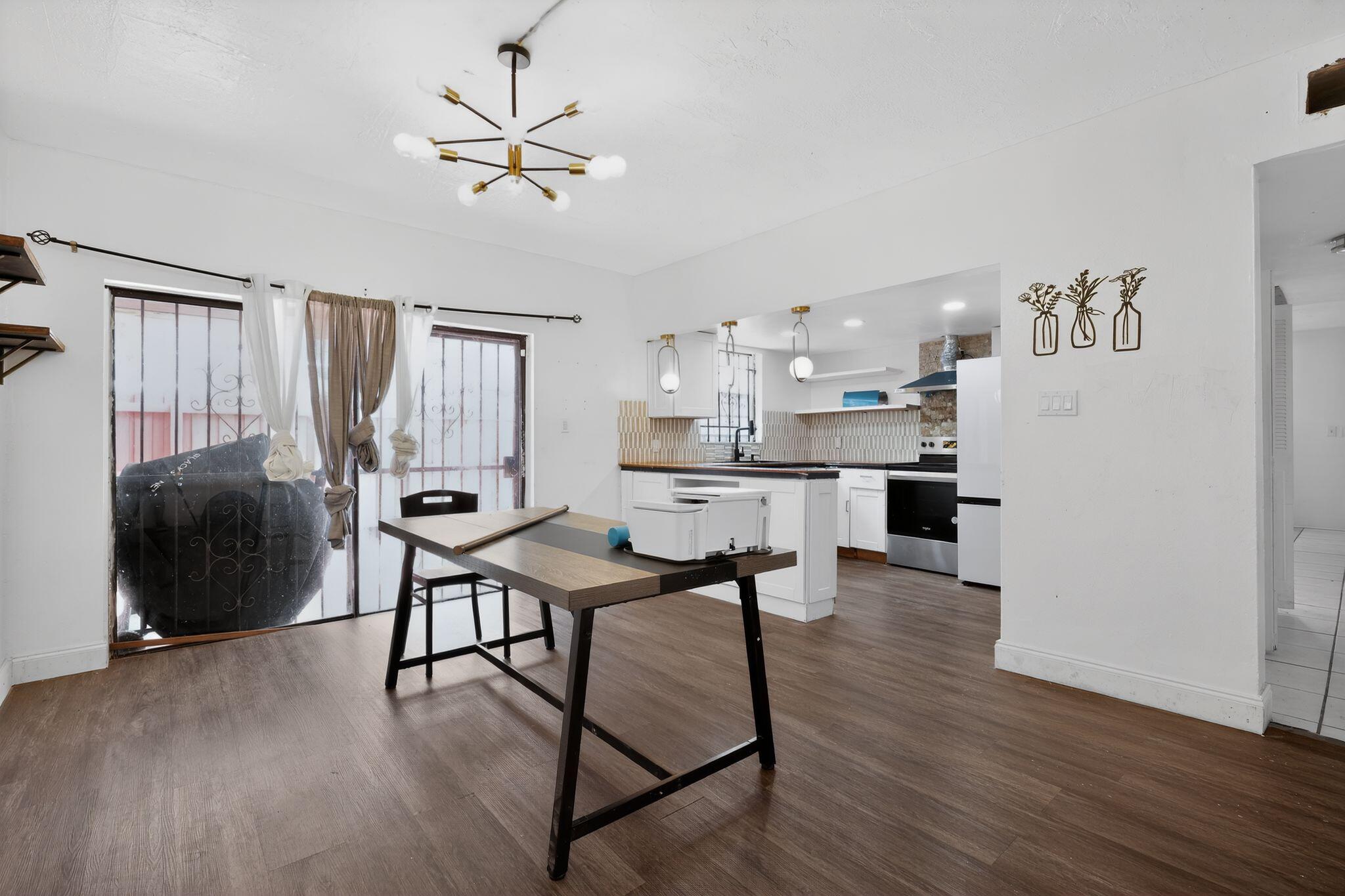 THE ARBOUR TOWNHOUSE SEC 3 CONDO - Residential