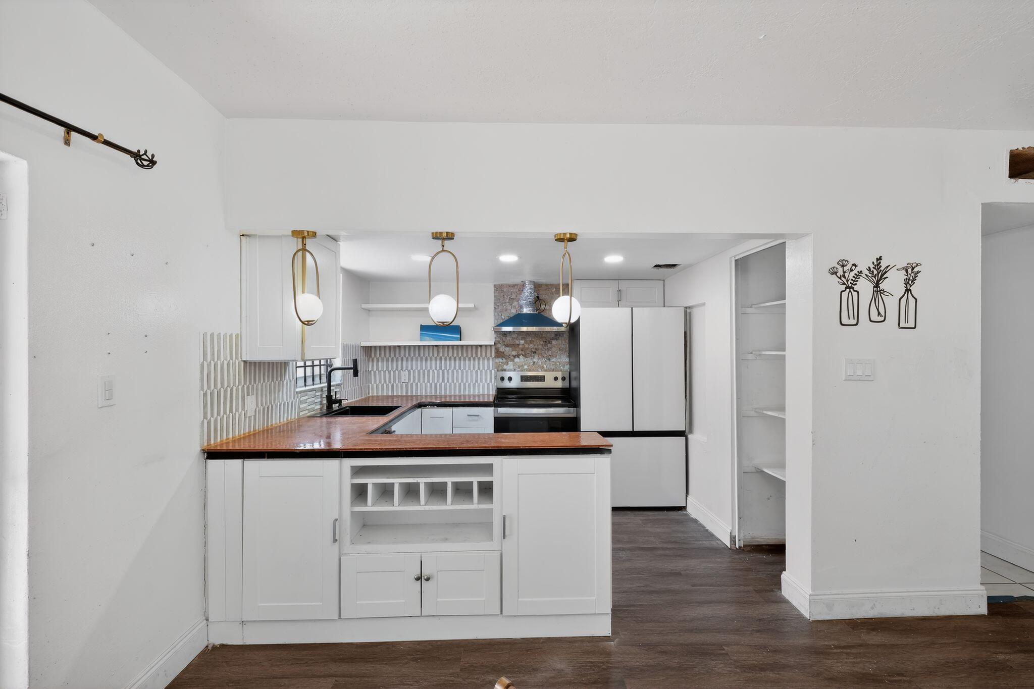 THE ARBOUR TOWNHOUSE SEC 3 CONDO - Residential