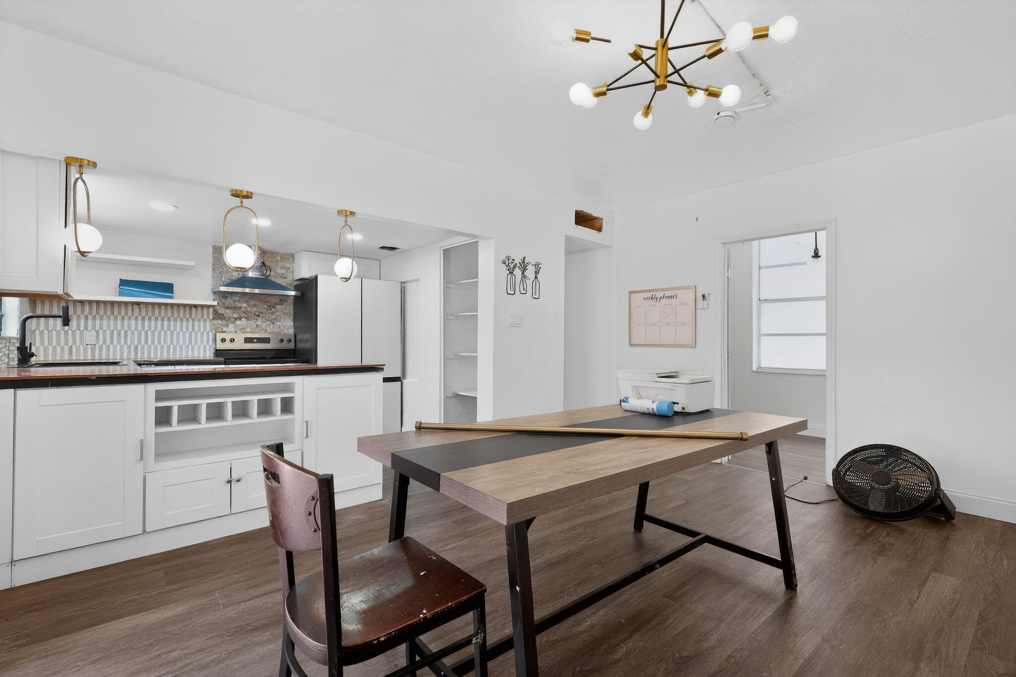 THE ARBOUR TOWNHOUSE SEC 3 CONDO - Residential