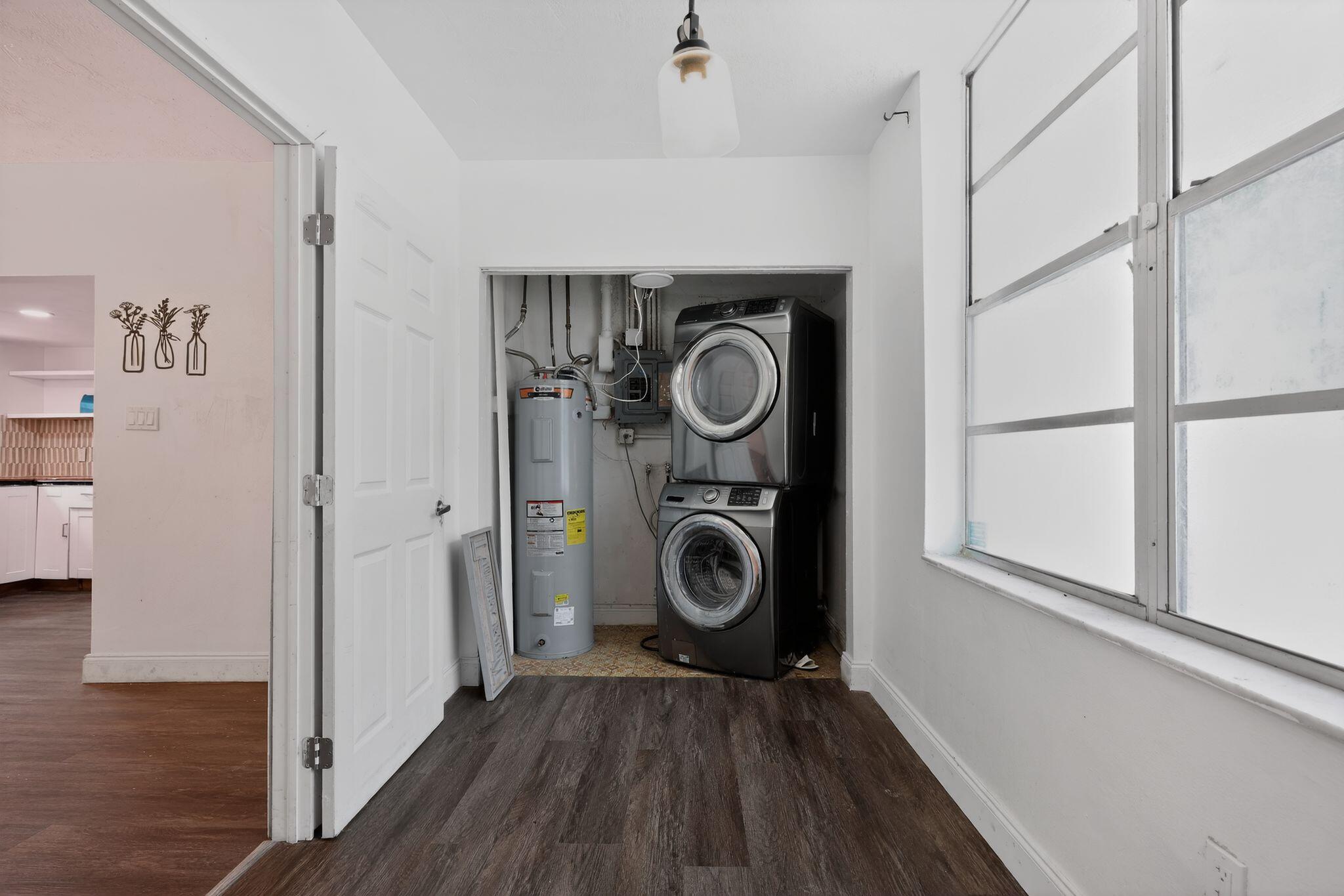 THE ARBOUR TOWNHOUSE SEC 3 CONDO - Residential