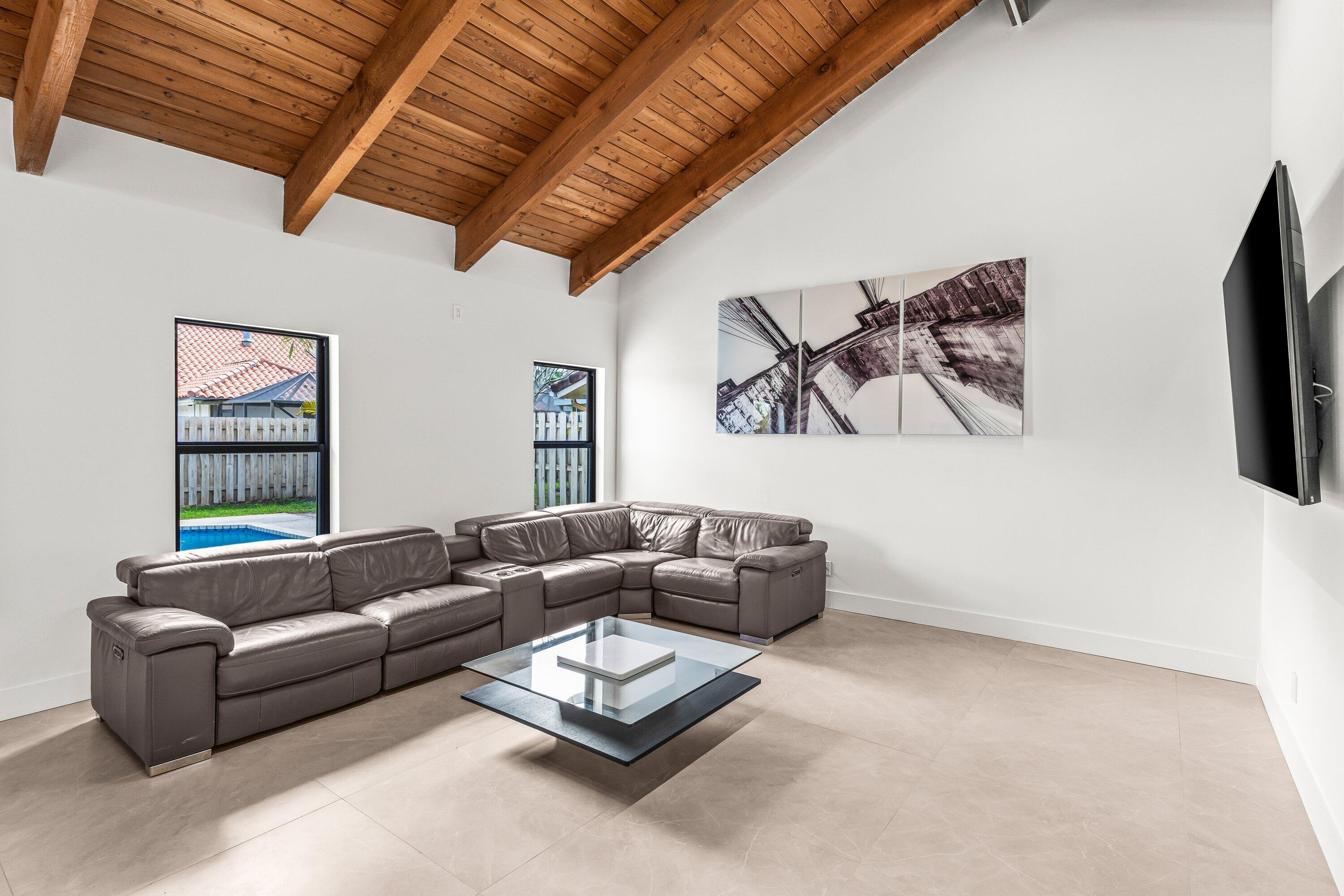 ESCONDIDO - Residential