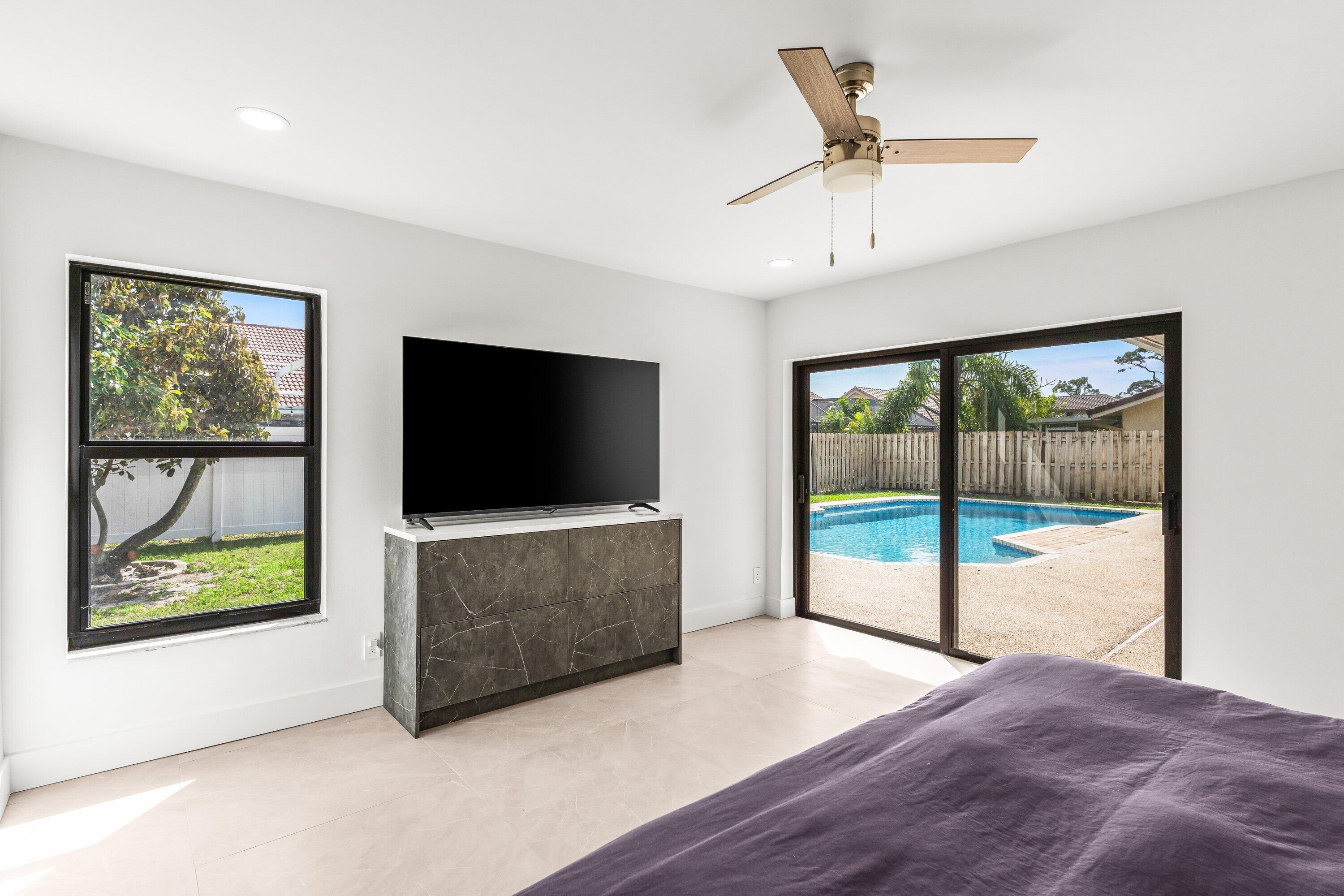 ESCONDIDO - Residential