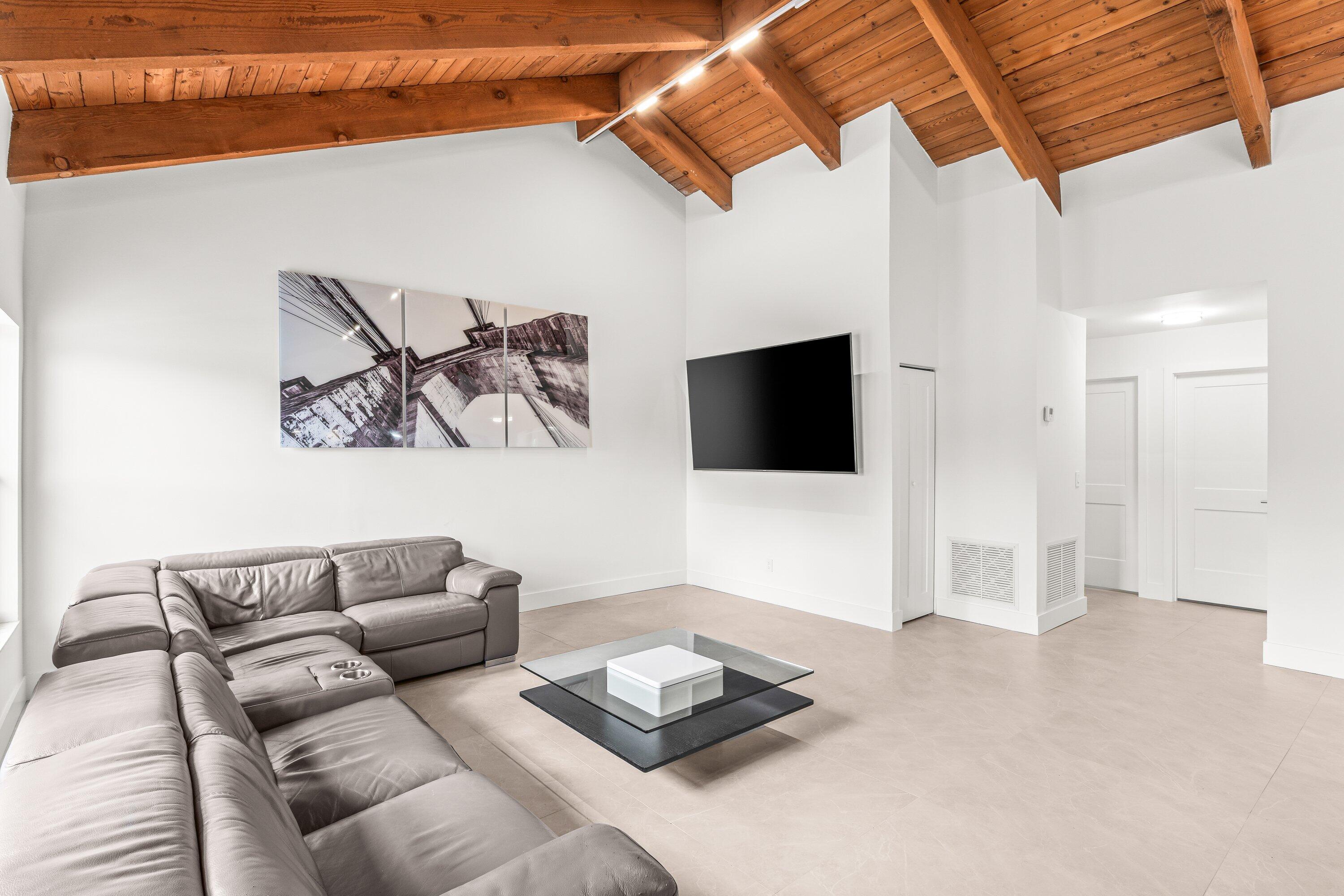 ESCONDIDO - Residential