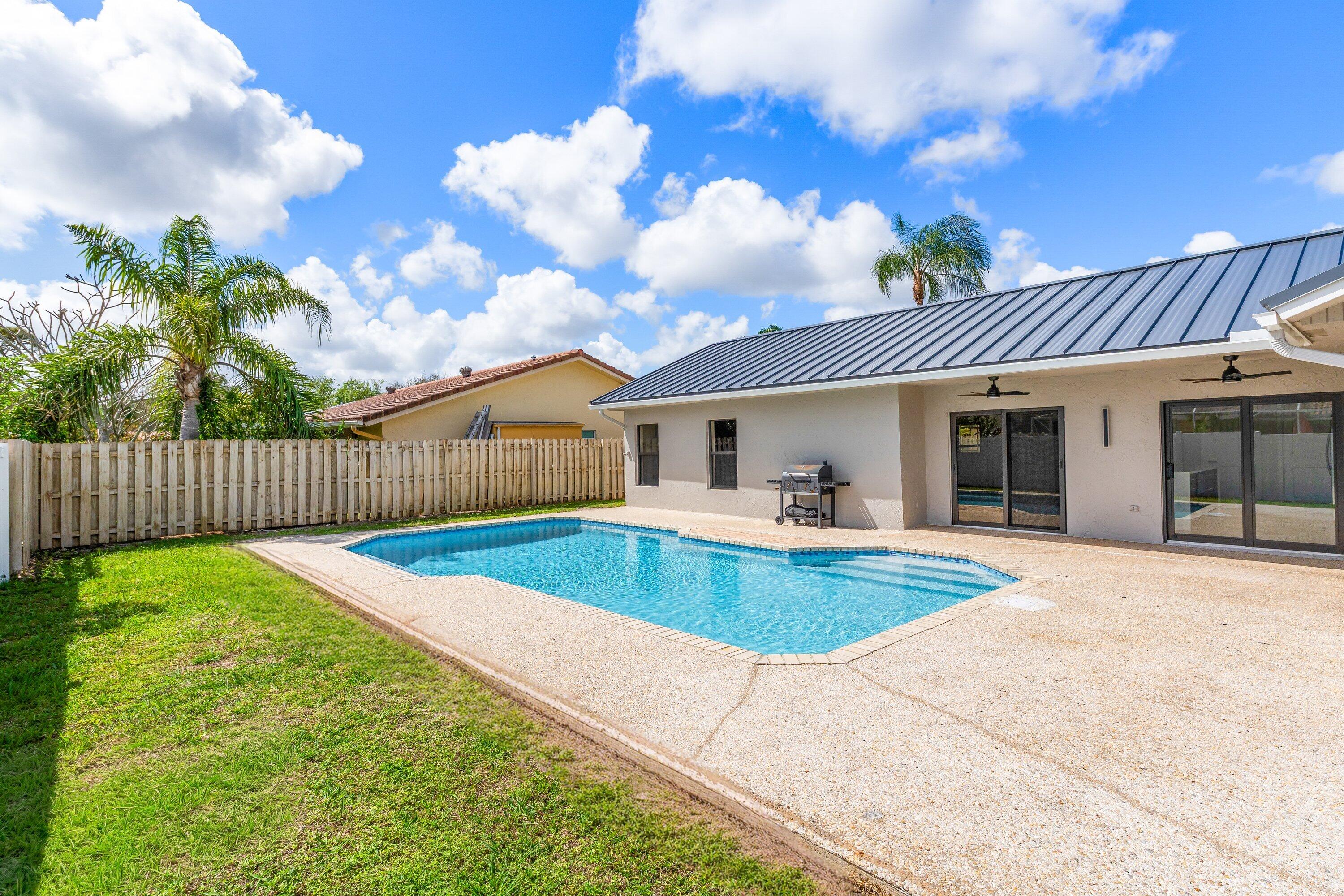 ESCONDIDO - Residential