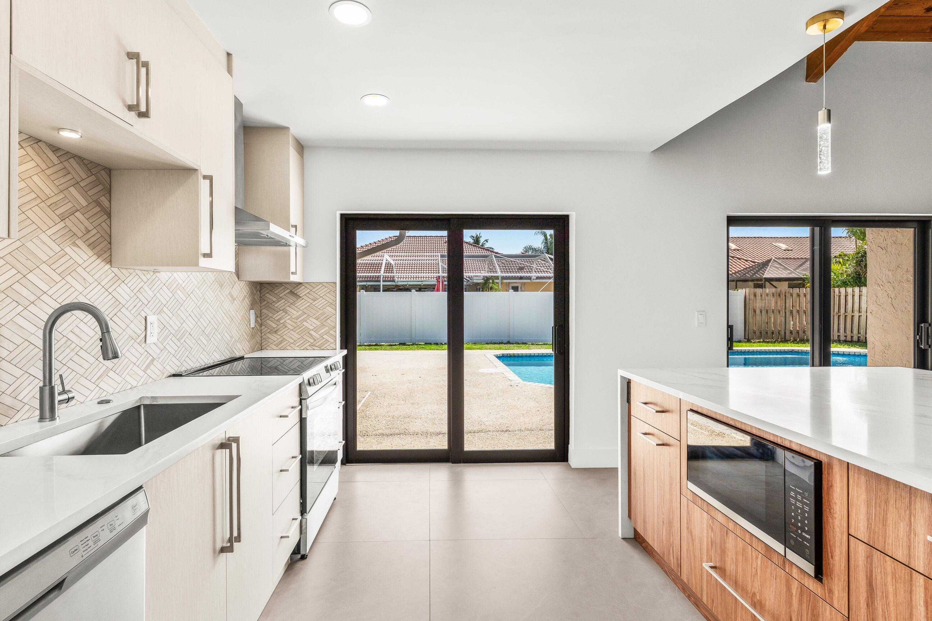 ESCONDIDO - Residential