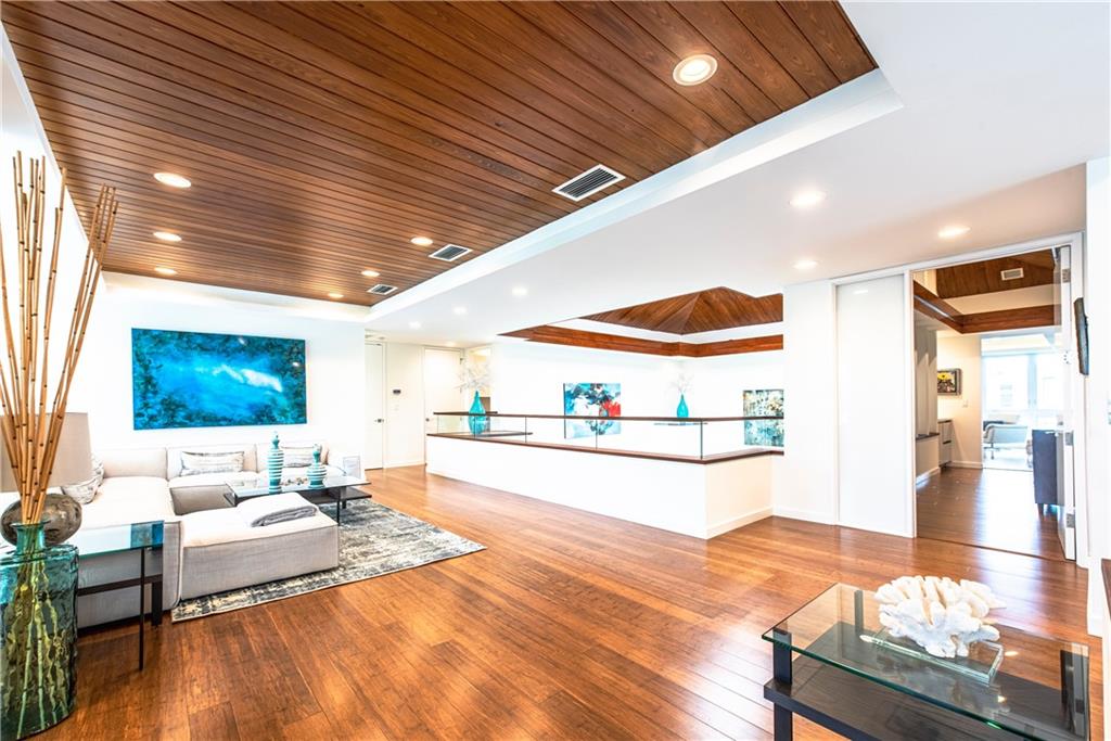 PELICAN ISLE - Residential