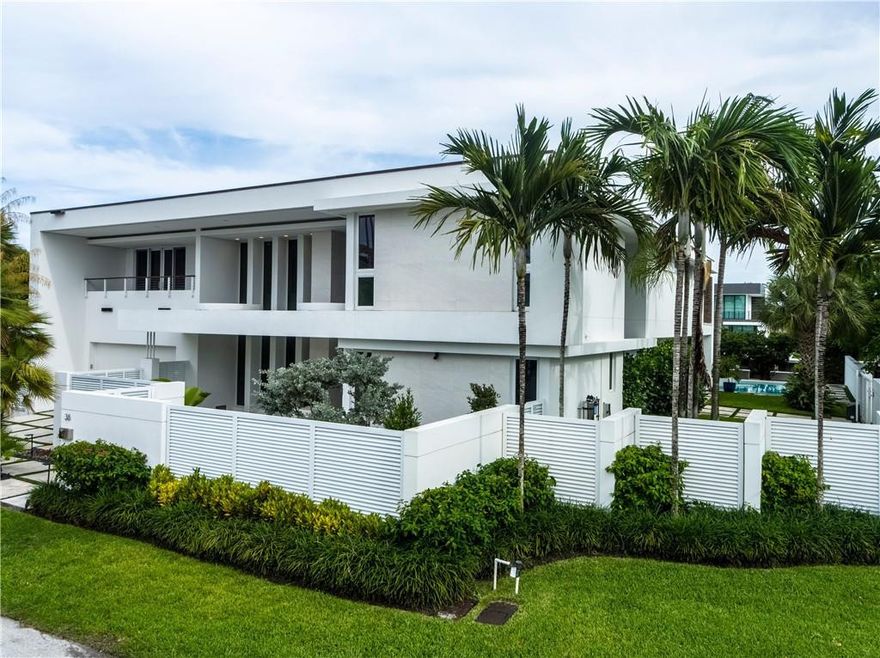 Exclusive Las Olas Isles Contemporary Waterfront 100' Deep Water, No Fix Bridges, Salt Water Pool Master Suite, VIP Suite, Master Bath Has His & HersShowers/Vanities/Bathroom Closets & Soaking Tub. Gourmet Chef's Kitchen/Two Dishwashers, Wet Bar, Two Story Living Room with Glass Dome Ceiling, Wood Finishings, Media Room, Elevator, Two Laundry Rooms, Summer Kitchen with Covered Patio, Cameras. 3 Fireplaces,Whole House Generator. 2/3 Car GarageTesla Charger