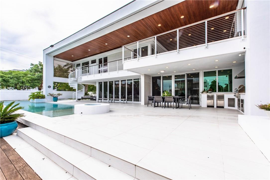 PELICAN ISLE - Residential