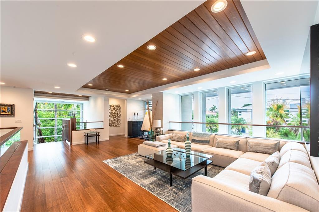 PELICAN ISLE - Residential