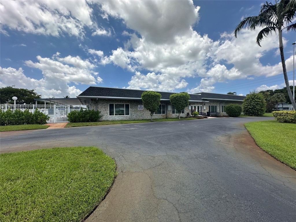 Paradise Gardens Sec 4 76 - Residential